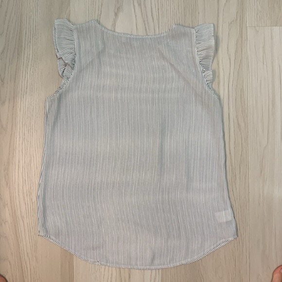 Loft Women’s short sleeve blouse in black and white stripes, size XSP. - Picture 4 of 4